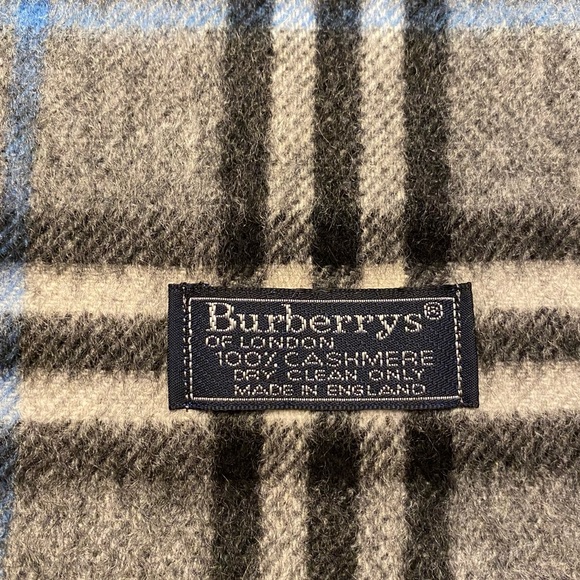 ❌Sold❌ Burberry Check Cashmere Scarf - Picture 3 of 5